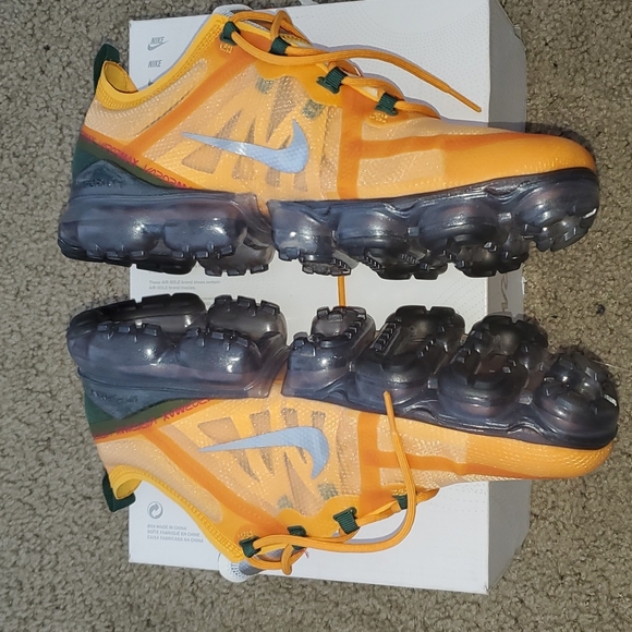 NEW Nike VaporMax Canyon Gold - Picture 3 of 5